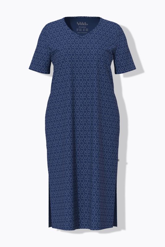 Chemise de nuit à imprimé petits ronds. Décolleté en V et manches longues