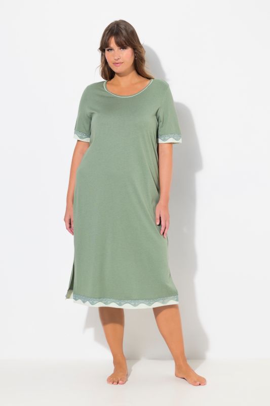 Chemise de nuit décolleté rond et manches courtes, liserés en dentelle