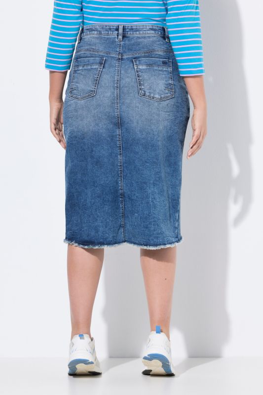 Jupe en jean, 5 poches. Passants pour ceinture