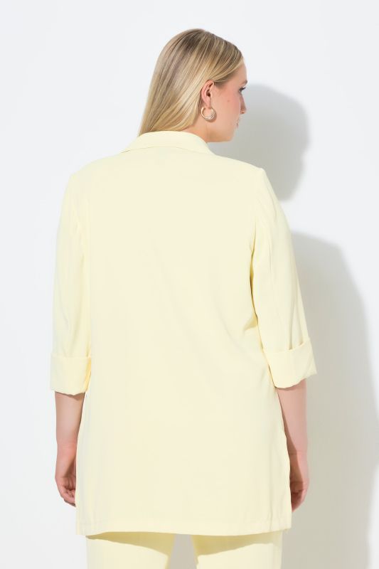 Blazer col à revers. Fermeture 1 bouton et manches 3/4