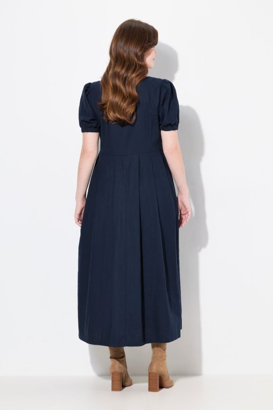 Robe maxi en lin mélangé, décolleté rond et manches courtes, empiècements smokés