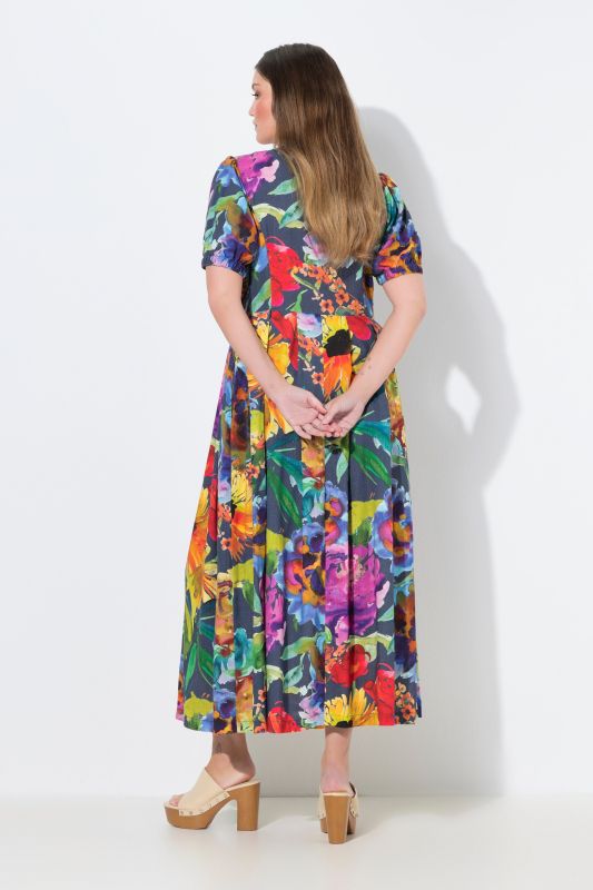 Robe maxi en lin mélangé, décolleté rond et manches courtes, empiècements smokés