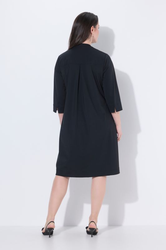 Robe coupe évasée, manches 3/4, décolleté en V et col calice