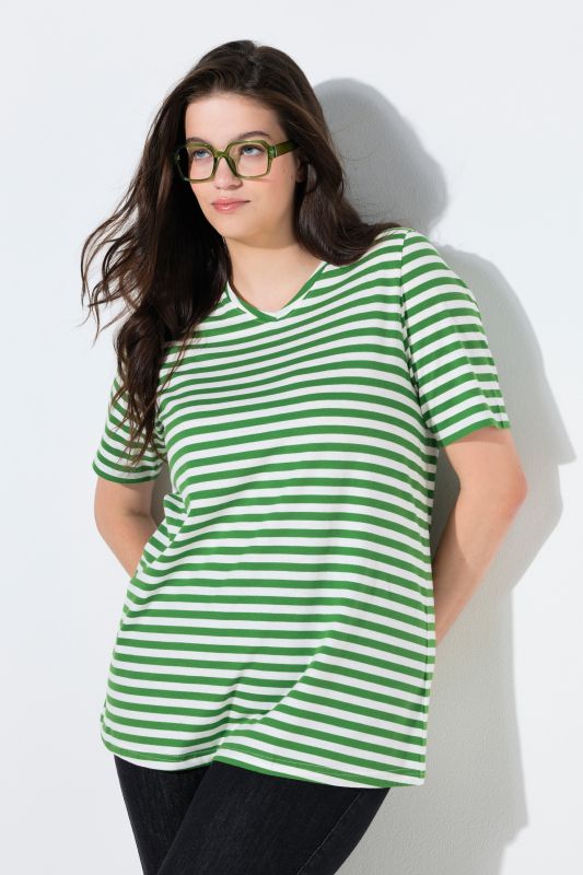 Lot de 2 T-shirts, rayures/uni, décolleté en V et manches courtes