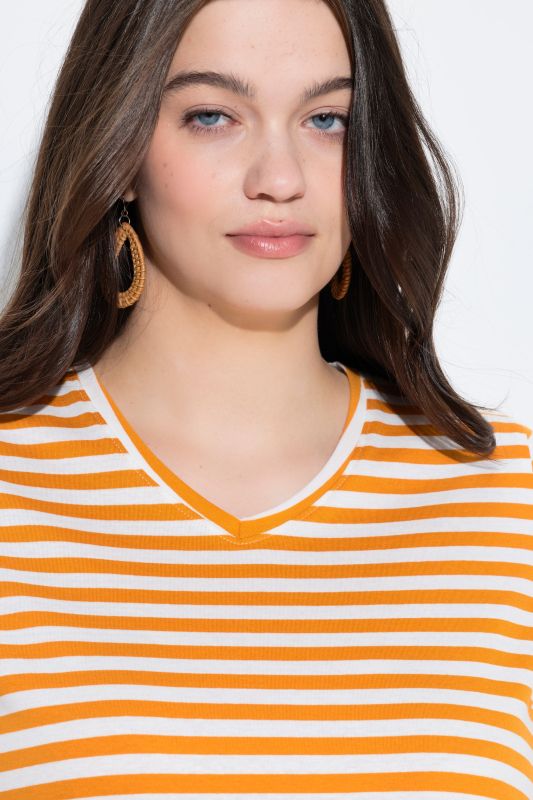 Lot de 2 T-shirts, rayures/uni, décolleté en V et manches courtes