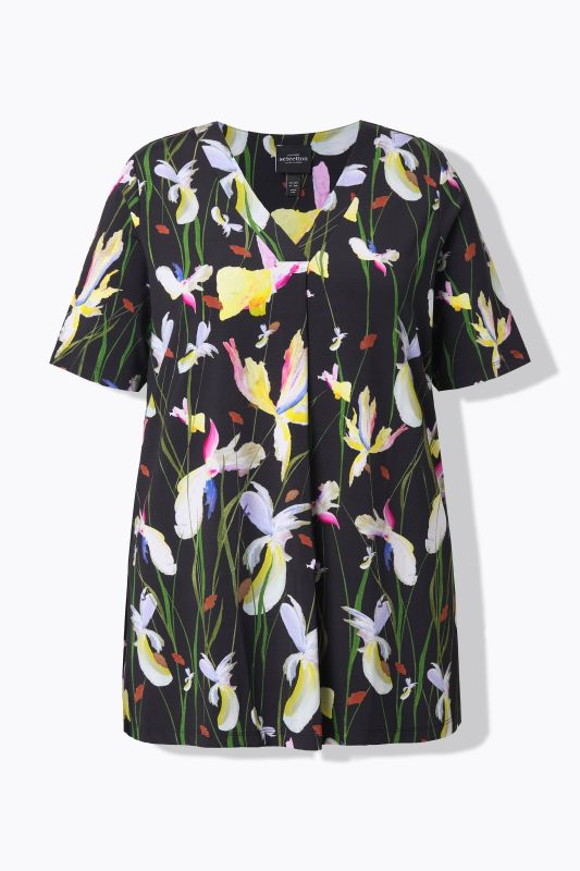 T-shirt au tombé fluide, décolleté en V avec pli fantaisie et manches courtes, coupe évasée