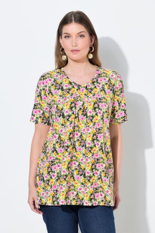 T-shirt avec plis fantaisie, coupe évasée, décolleté en V et manches courtes