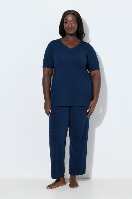 Pyjama 2 pièces en coton bio, T-shirt manches courtes et décolleté en V, liserés en dentelle