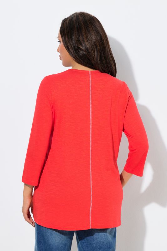 T-shirt motif « Beauty », col en V et manches courtes, coupe Classic Fit