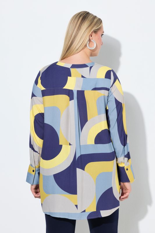 Chemisier long imprimé graphique, col tunisien et manches longues, coupe évasée