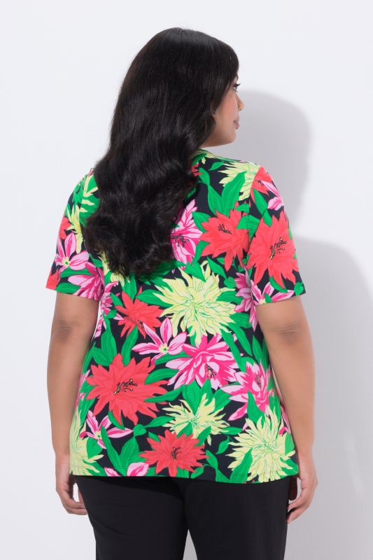 T-shirt à coupe évasée, col en V et manches courtes