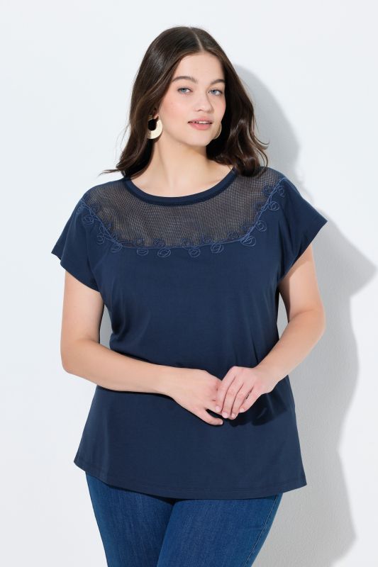 T-shirt en coton bio, empiècement en crochet, col rond et manches courtes