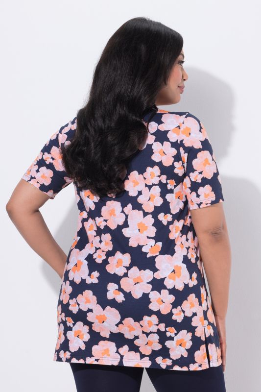 T-shirt long motif à fleurs, manches courtes et col tunisien, coupe évasée