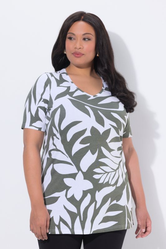 T-shirt long dans un imprimé feuilles, col en V et manches courtes, coupe évasée