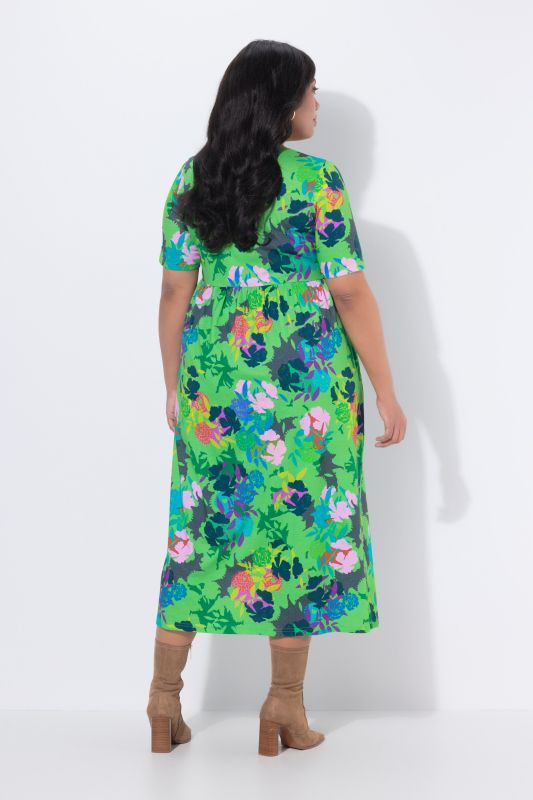 Robe maxi coupe évasée, poches, décolleté carré et manches courtes