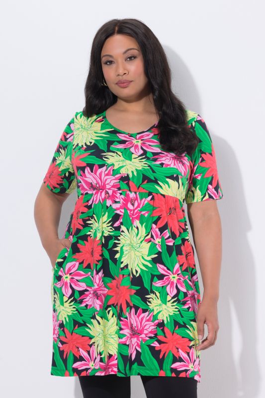 T-shirt long à fleurs, décolleté en V arrondi et manches courtes, coupe évasée