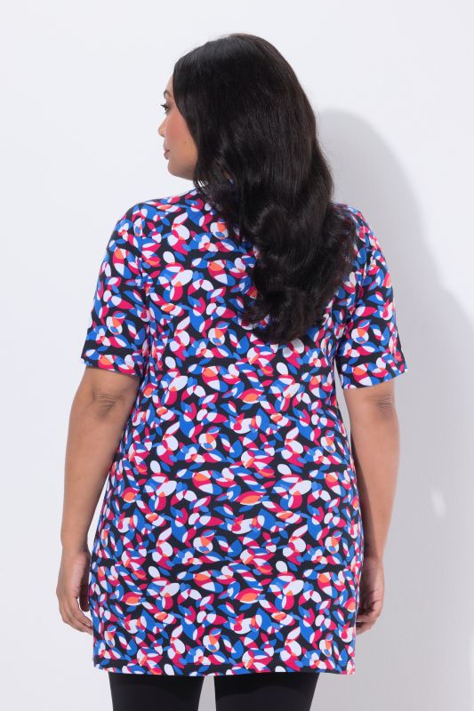 T-shirt long avec imprimé graphique, décolleté rond et manches courtes, coupe évasée