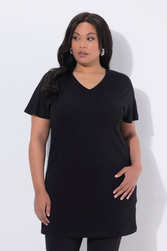 T-shirt long, manches courtes et décolleté en V, coupe évasée