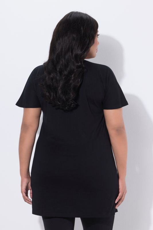 T-shirt long, manches courtes et décolleté en V, coupe évasée
