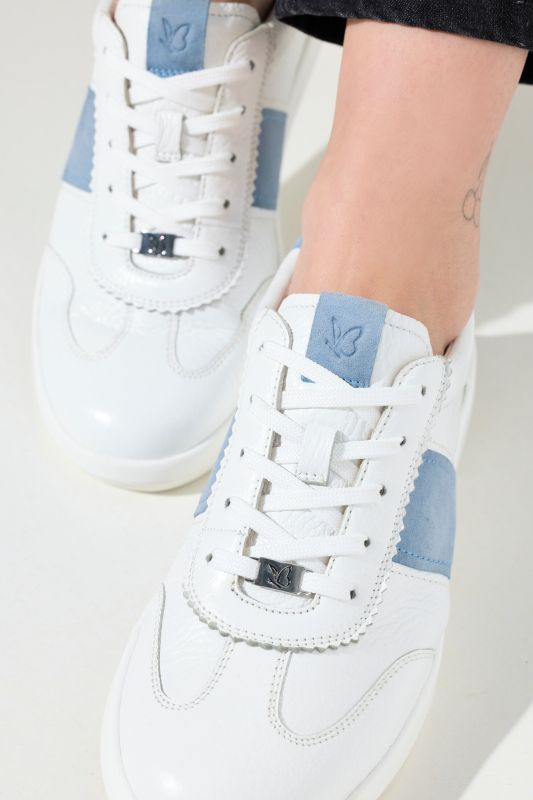 Sneakers en daim Caprice, semelle intérieure amovible - largeur H