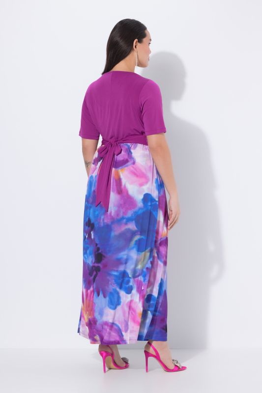 Robe maxi coupe évasée, fleurs esprit aquarelle, décolleté en V et manches courtes