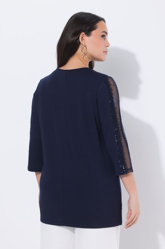 T-shirt décolleté en V et manches 3/4, manches avec bande en mesh habillée de paillettes