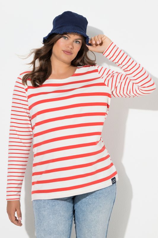 T-shirt rayé. Manches longues et col rond