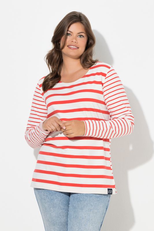 T-shirt rayé. Manches longues et col rond