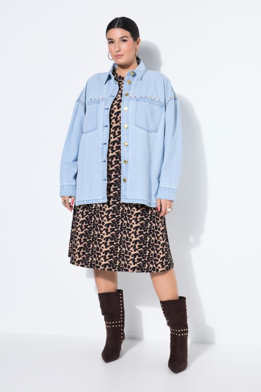 Chemisier en jean oversize, rivets fantaisie et esprit vintage