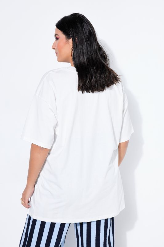 T-shirt oversize, grand imprimé moderne