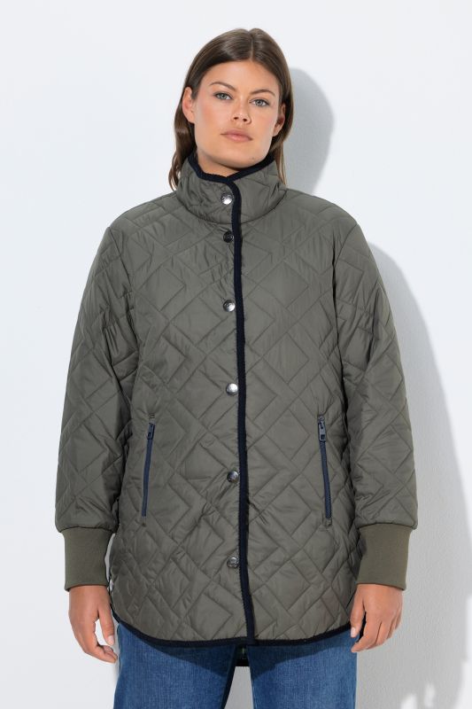 Blouson matelassé avec doublure à carreaux et col montant
