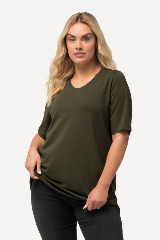 T-shirt à coupe évasée. Décolleté en V et manches courtes