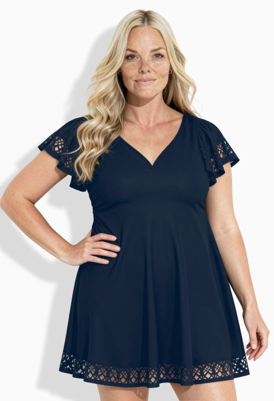 Robe de bain, manches volantées. Bonnets souples et armatures. Motif découpé au laser