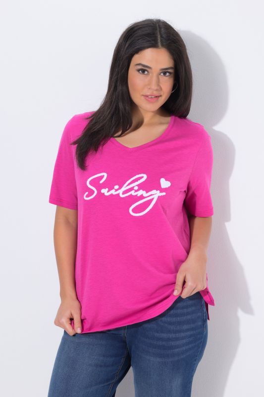 T-shirt manches courtes et col en V, message «&nbsp;Sailing &nbsp;» et coupe Classic Fit