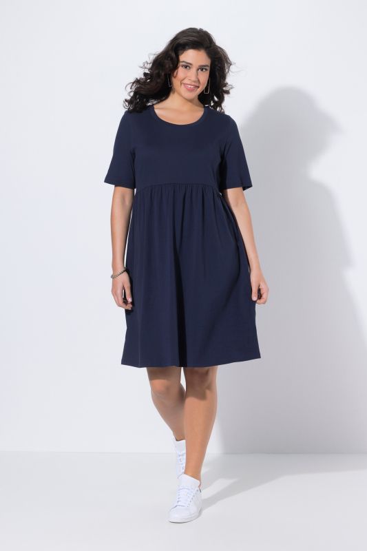 Robe midi en jersey côtelé, décolleté rond et manches courtes, coupe évasée