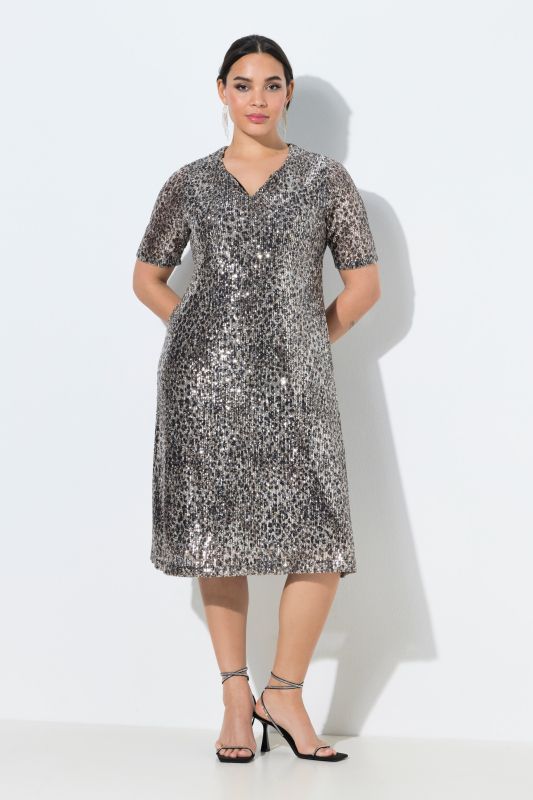Robe à paillettes, motif léopard, manches courtes et coupe évasée