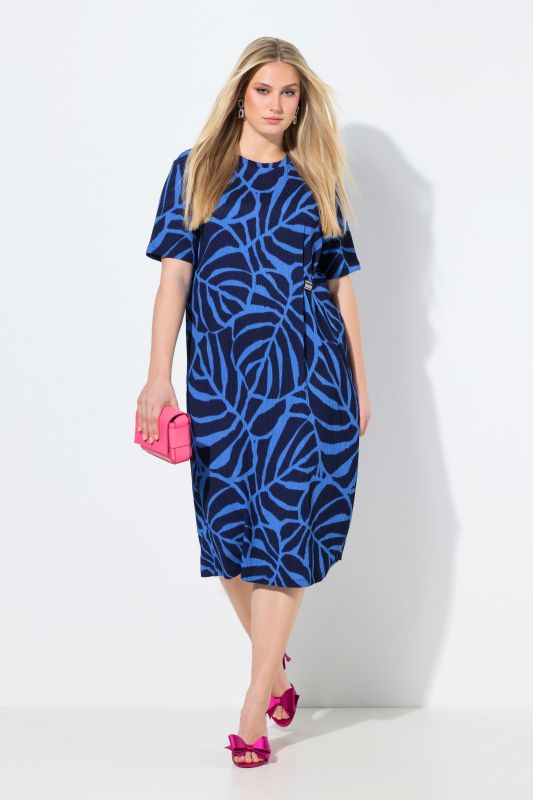 Robe midi oversize, motif feuilles, décolleté rond et manches courtes