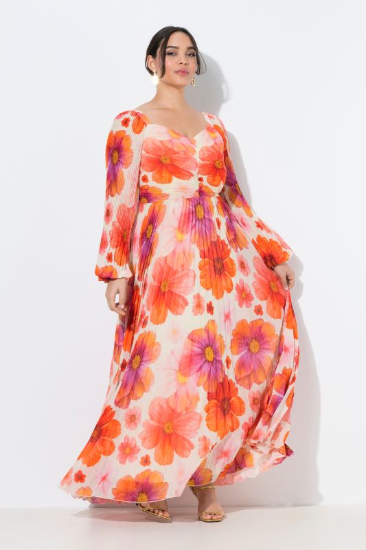 Robe maxi à fleurs, décolleté en forme de cœur et manches longues