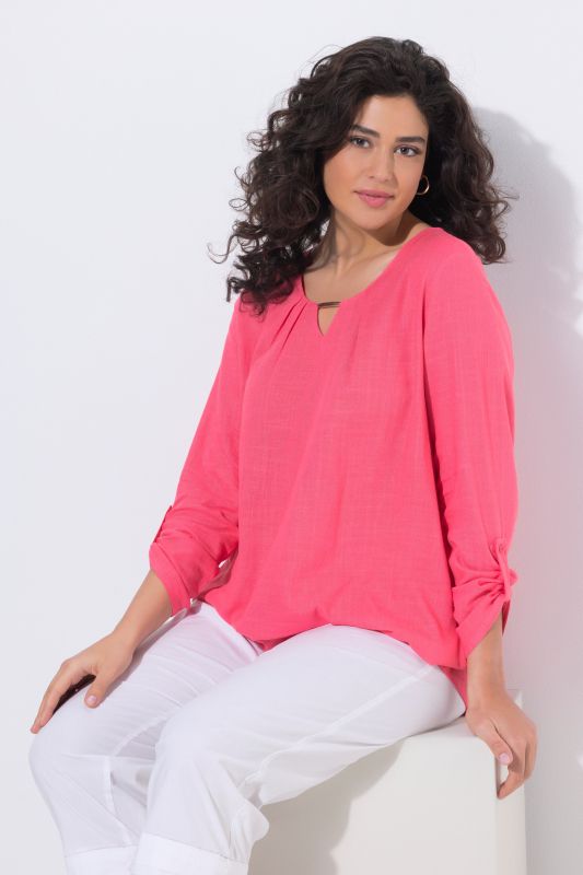 Blouse en lin mélangé, barrette fantaisie, décolleté rond et manches&nbsp;3/4