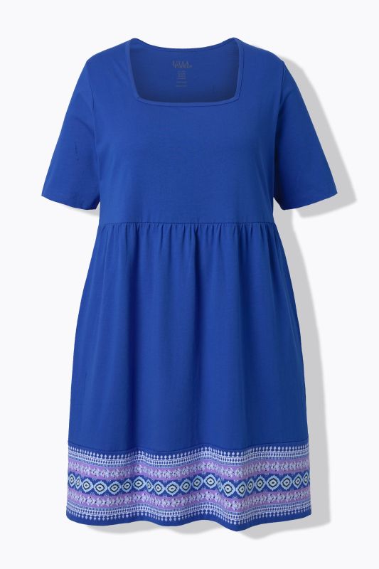 T-shirt long, imprimé à la base, décolleté carré et manches courtes