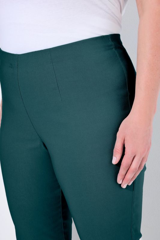 Pantalon en bengaline stretch. Longueur au mollet et taille élastique