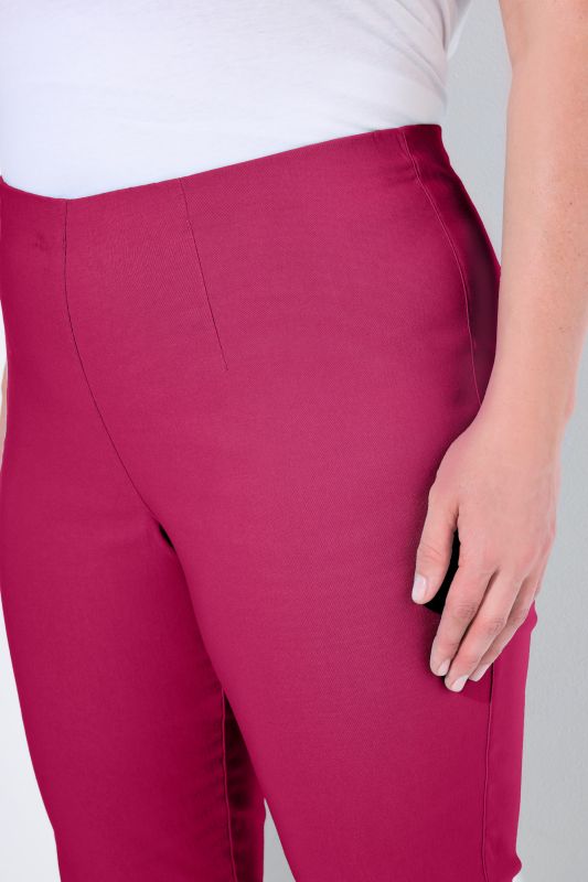 Pantalon en bengaline stretch. Longueur au mollet et taille élastique