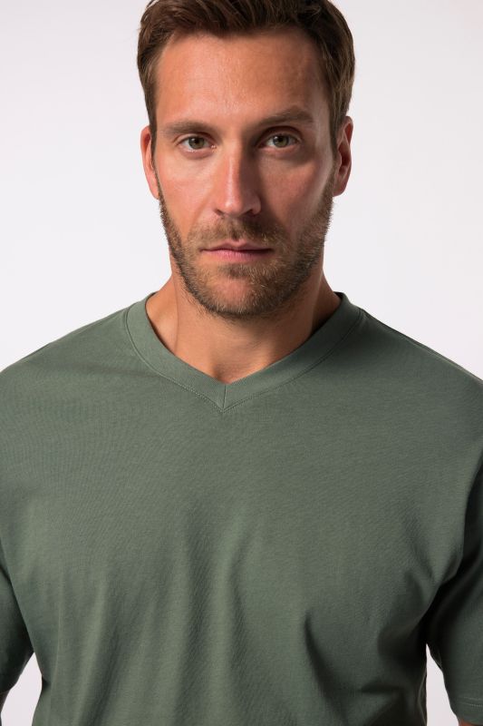 T-shirt JP 1880 Basic, col en V - jusqu'au 8 XL