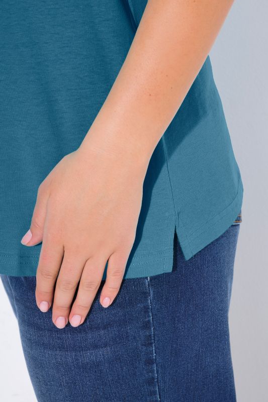 Débardeur coupe Classic Fit, bretelles larges et décolleté en V