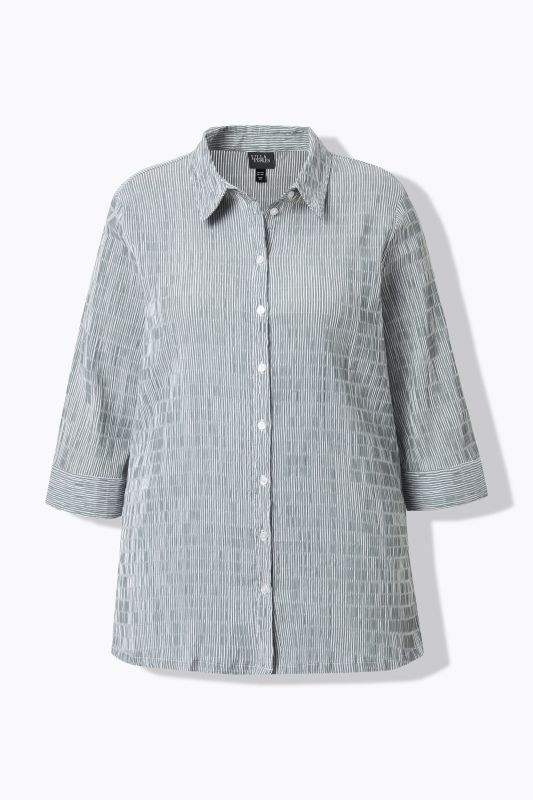 Chemisier à rayures, texture gaufrée. Col classique et manches 3/4