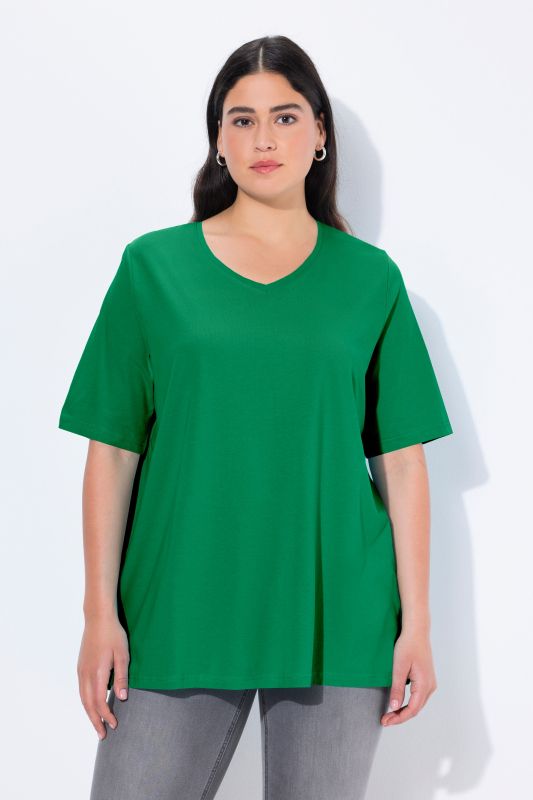 T-shirt à coupe évasée. Décolleté en V et manches courtes