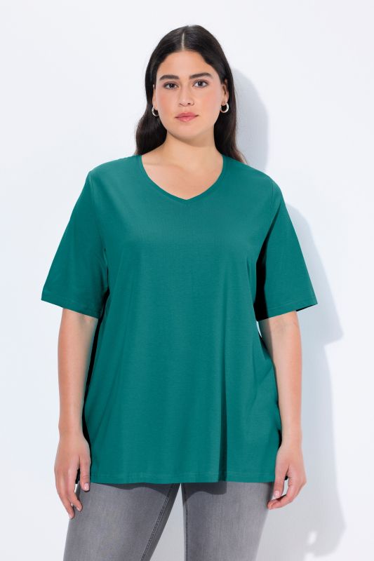 T-shirt à coupe évasée. Décolleté en V et manches courtes