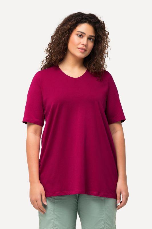 T-shirt à coupe évasée. Décolleté en V et manches courtes