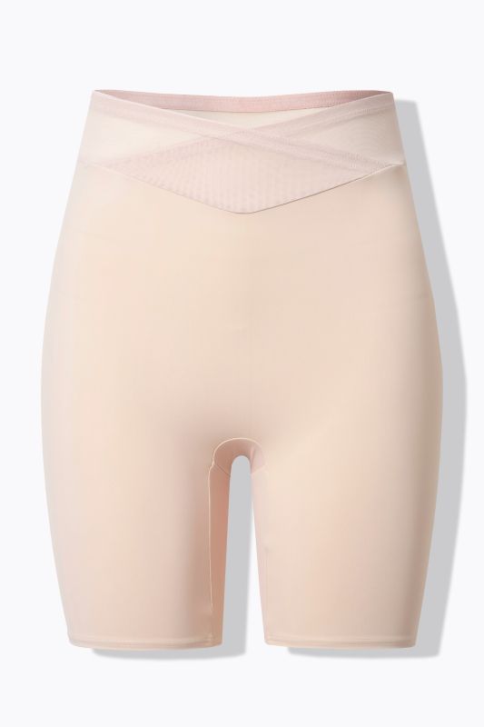 Bermuda gainant, taille haute. Large ceinture en mesh, effet cache-cœur