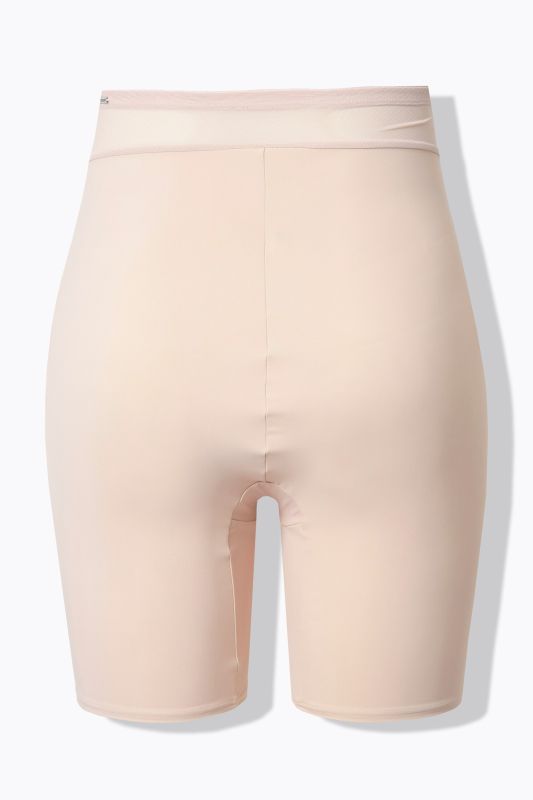 Bermuda gainant, taille haute. Large ceinture en mesh, effet cache-cœur